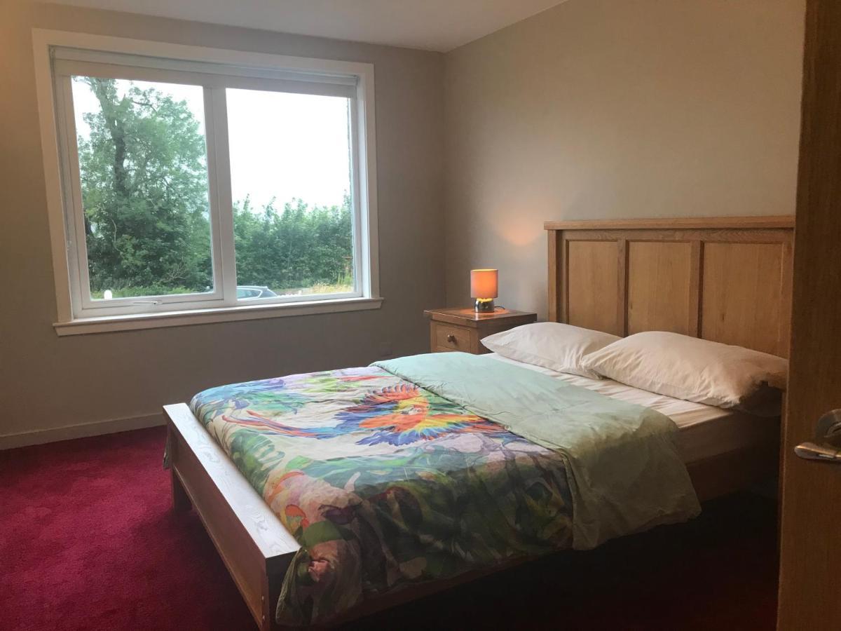 Appin, Beautiful Lochside Apartment With Balcony Fort William Exterior photo